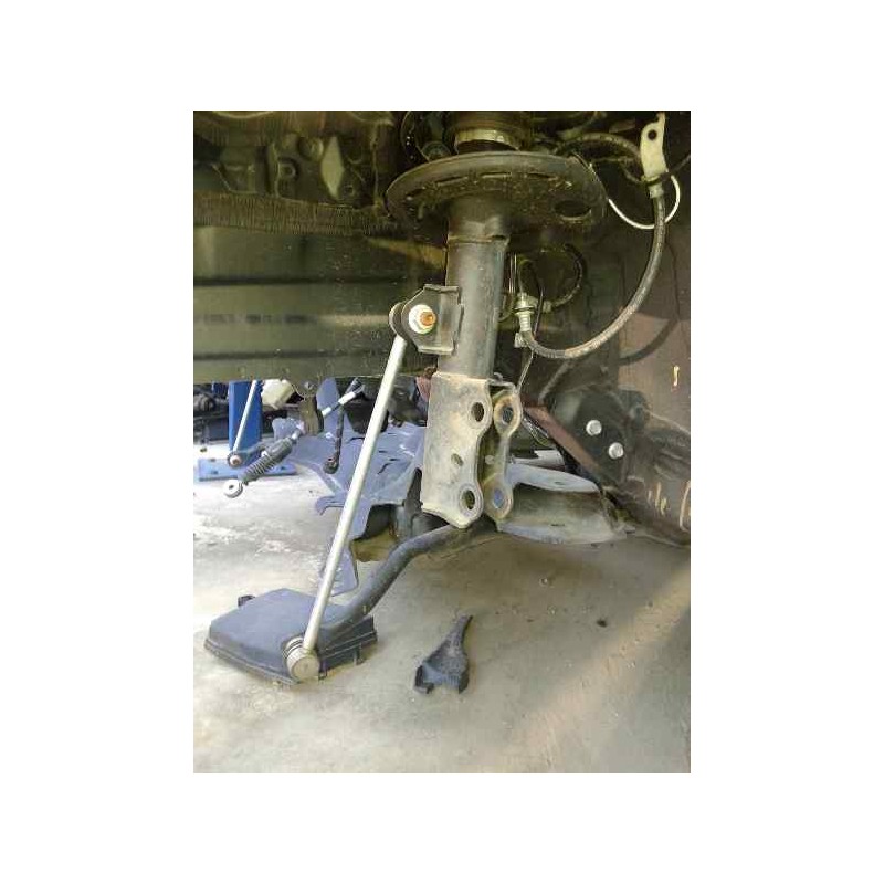 Recambio de amortiguador delantero izquierdo para toyota auris 1.4 turbodiesel cat referencia OEM IAM   