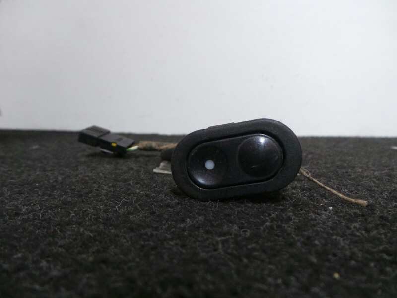 Recambio de mando elevalunas delantero izquierdo para opel vectra a 1.8 cat referencia OEM IAM  VECTRA.A 