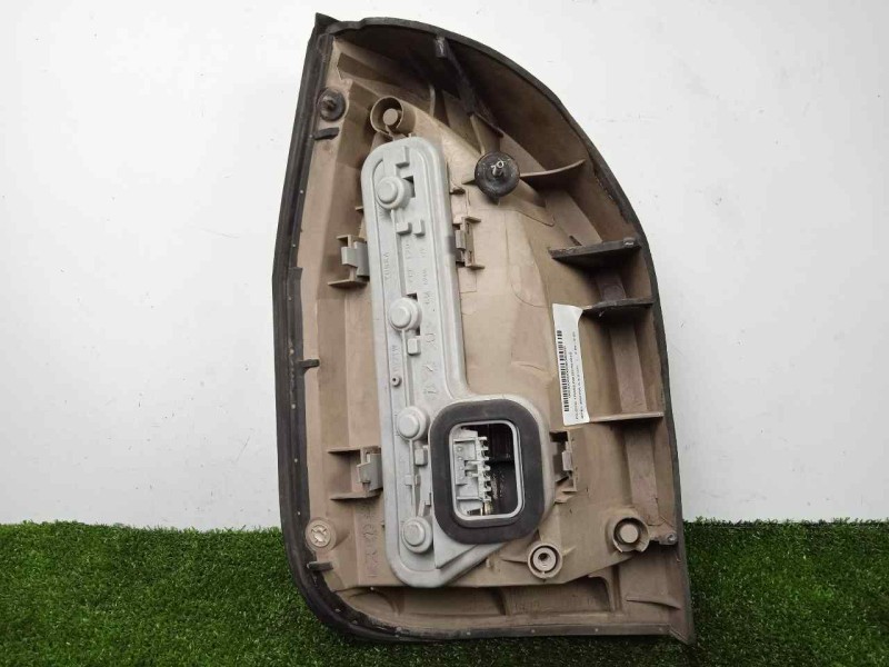 Recambio de piloto trasero derecho para opel zafira a 2.0 dti referencia OEM IAM  99-05 BLANCO