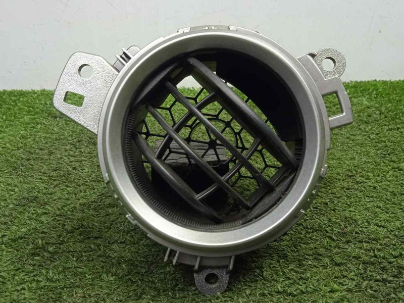 Recambio de aireador delantero derecho para toyota auris 1.4 turbodiesel cat referencia OEM IAM 5568002020C0  