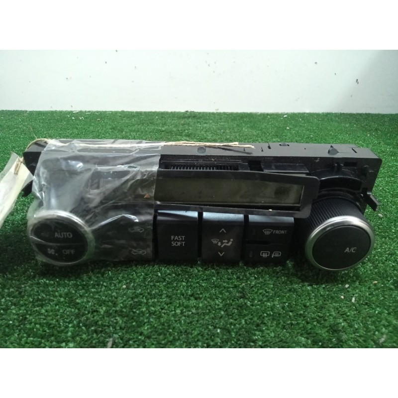 Recambio de mando climatizador para toyota auris 1.4 turbodiesel cat referencia OEM IAM 5590002380-75F542  5590002380