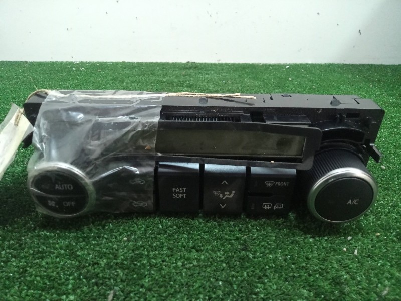 Recambio de mando climatizador para toyota auris 1.4 turbodiesel cat referencia OEM IAM 5590002380-75F542  5590002380