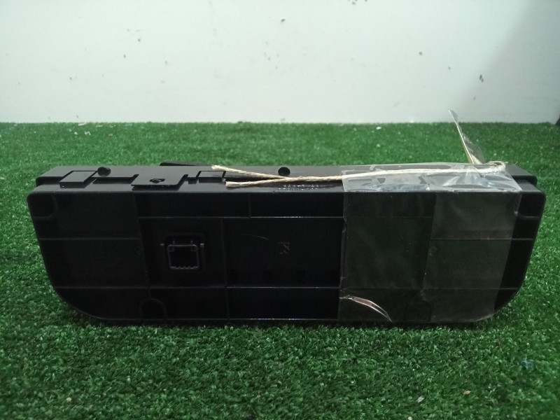 Recambio de mando climatizador para toyota auris 1.4 turbodiesel cat referencia OEM IAM 5590002380-75F542  5590002380