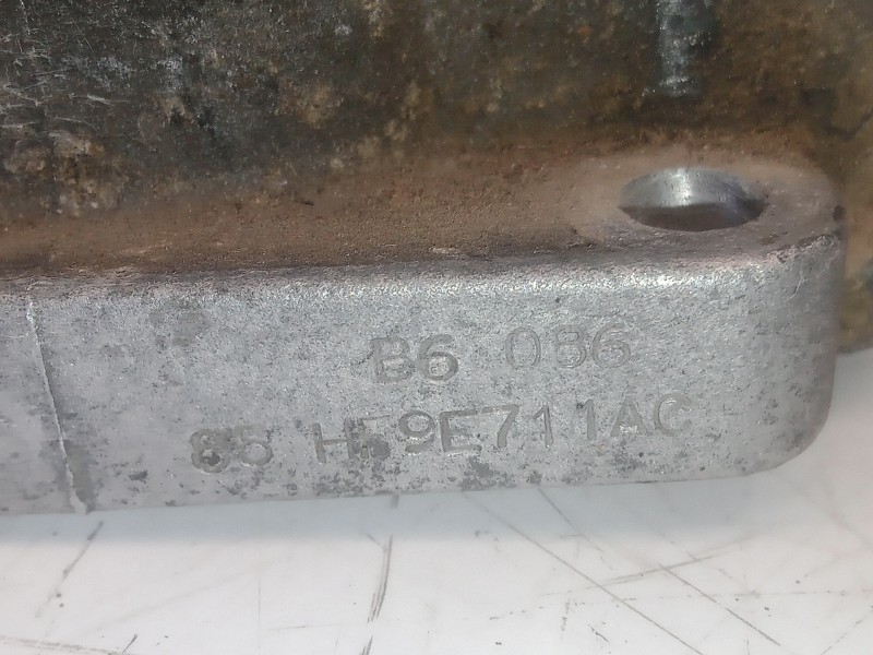 Recambio de caja mariposa para ford sierra turnier referencia OEM IAM B63086-85HF9E711AC  