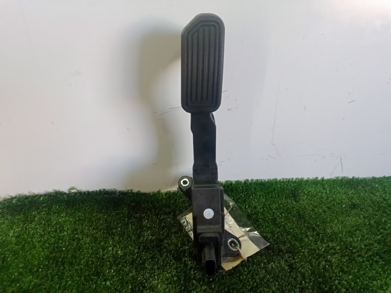 Recambio de pedal acelerador para toyota auris 1.4 turbodiesel cat referencia OEM IAM   
