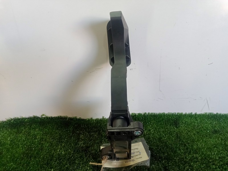 Recambio de pedal acelerador para toyota auris 1.4 turbodiesel cat referencia OEM IAM   