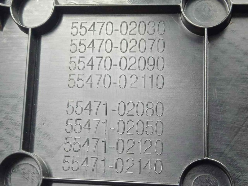 Recambio de moldura para toyota auris 1.4 turbodiesel cat referencia OEM IAM 5547002070B1 DERECHA 