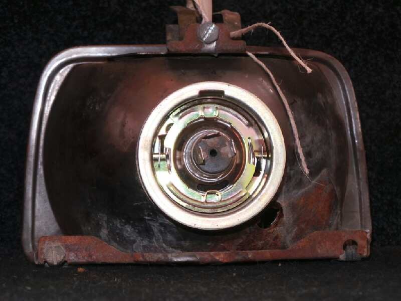 Recambio de faro izquierdo para ford fiesta berl./express 1.0 referencia OEM IAM  FIESTA 80. 