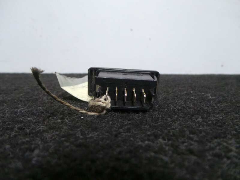 Recambio de mando elevalunas delantero derecho para peugeot 205 berlina 1.1 referencia OEM IAM   5 PINES