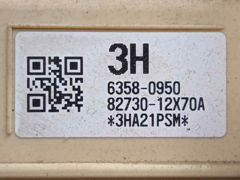 Recambio de caja reles / fusibles para toyota auris 1.4 turbodiesel cat referencia OEM IAM 63580950-8273012X70A  