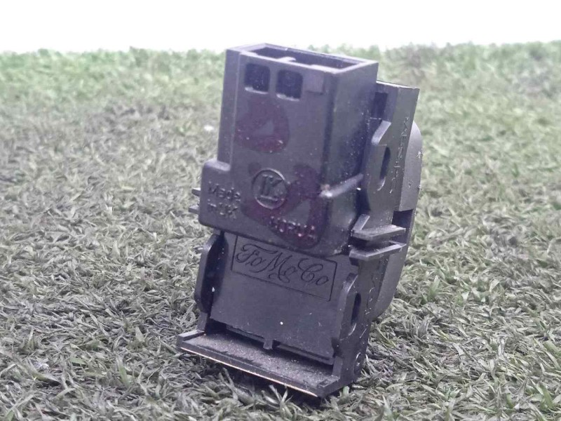 Recambio de interruptor para land rover evoque 2.2 td4 cat referencia OEM IAM BJ3214017AB  