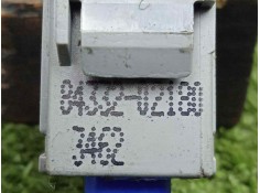 Recambio de warning para toyota auris 1.4 turbodiesel cat referencia OEM IAM 8433202180 5.PINES  2