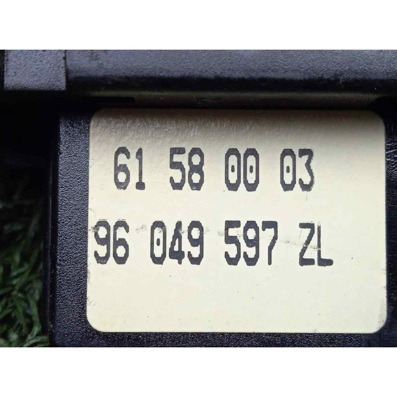 Recambio de mando limpia para peugeot 206 berlina 1.9 diesel referencia OEM IAM 96049597ZL  LIMPIA TRASERO