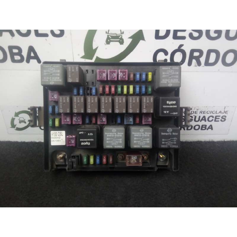 Recambio de caja reles / fusibles para ssangyong rodius 2.7 turbodiesel cat referencia OEM IAM A100DSL-05C04D  