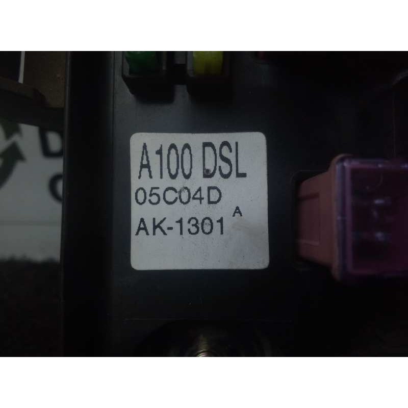 Recambio de caja reles / fusibles para ssangyong rodius 2.7 turbodiesel cat referencia OEM IAM A100DSL-05C04D  