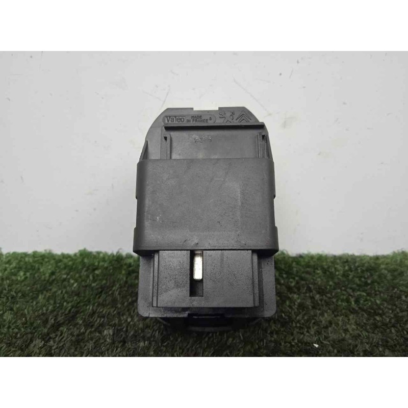 Recambio de mando elevalunas delantero izquierdo para peugeot 206 berlina 1.4 hdi referencia OEM IAM  2.BOTONES SIMPLE