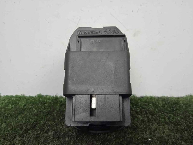 Recambio de mando elevalunas delantero izquierdo para peugeot 206 berlina 1.4 hdi referencia OEM IAM  2.BOTONES SIMPLE