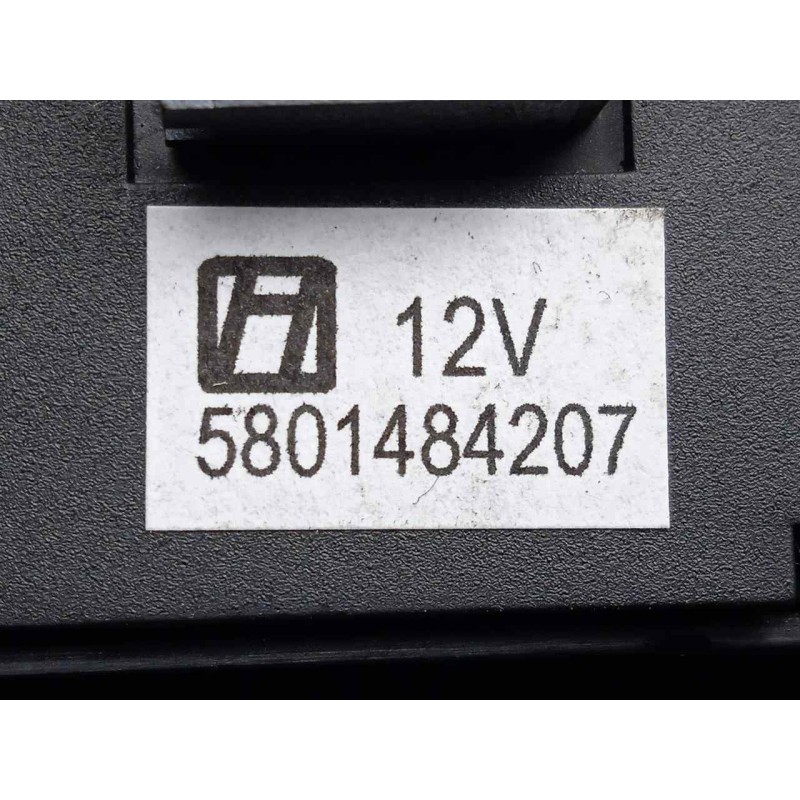 Recambio de mando elevalunas delantero izquierdo para iveco daily furgón 2.3 diesel referencia OEM IAM 5801484207 2.BOTONES 
