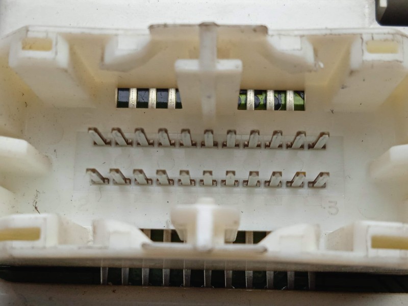 Recambio de cuadro instrumentos para mitsubishi outlander (cu0w) 2.0 cat referencia OEM IAM MN151132 2.CONECTORES 