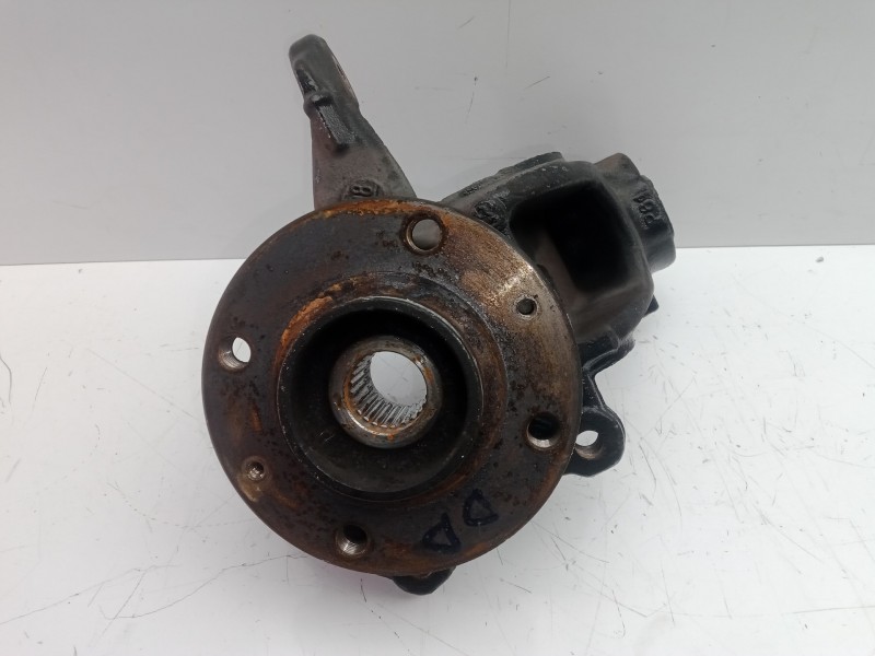 Recambio de mangueta delantera derecha para citroën c-elysée 1.6 blue-hdi fap referencia OEM IAM P61  