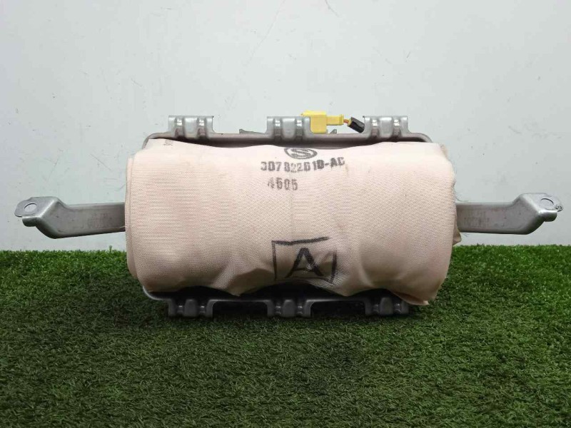Recambio de airbag delantero derecho para toyota auris 1.4 turbodiesel cat referencia OEM IAM 0589P1000235-7396002130  