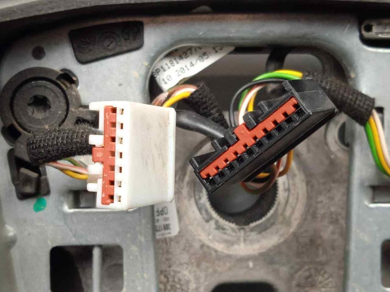 Recambio de volante para opel mokka 1.7 16v cdti referencia OEM IAM 13473053 CUERO 