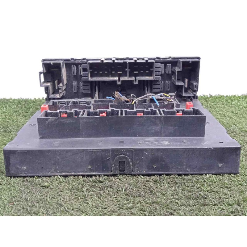 Recambio de caja reles / fusibles para audi a3 (8p) 2.0 tdi referencia OEM IAM 8P0907279K  