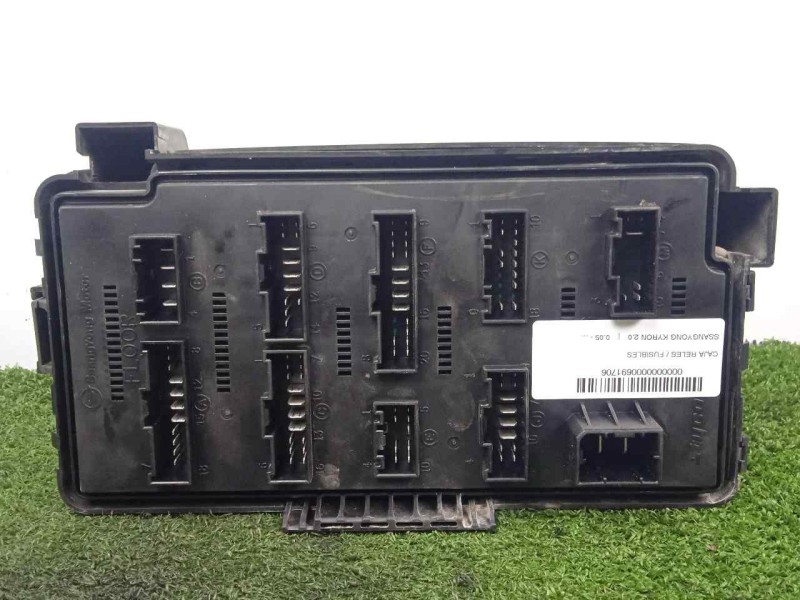 Recambio de caja reles / fusibles para ssangyong kyron 2.0 referencia OEM IAM 8231009080-07L09N-AK6367  