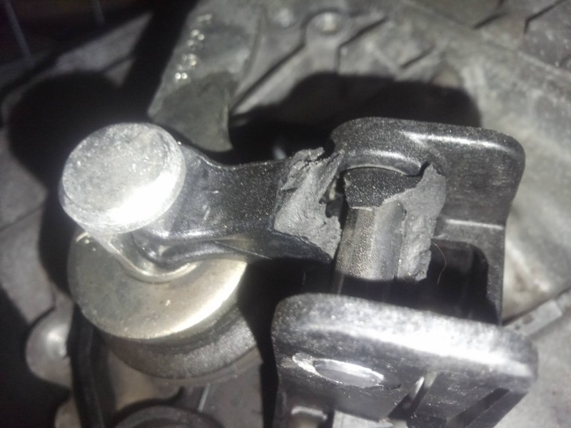 Recambio de caja cambios para renault clio iv 1.2 16v referencia OEM IAM JH3367 CON.TARA 5 VEL