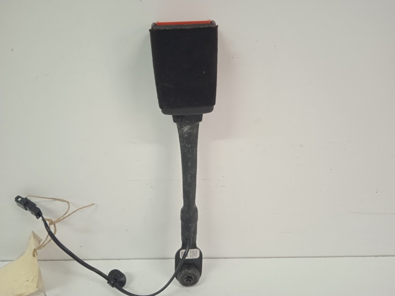 Recambio de enganche cinturon delantero izquierdo para opel astra k lim. 5türig selective referencia OEM IAM 39016993-34196027  