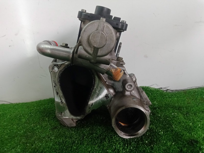 Recambio de valvula egr para dacia duster 1.5 dci diesel fap cat referencia OEM IAM 7003681406  