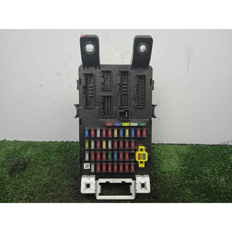 Recambio de caja reles / fusibles para kia rio 1.4 cat referencia OEM IAM 919501G0100A-KG8221552  