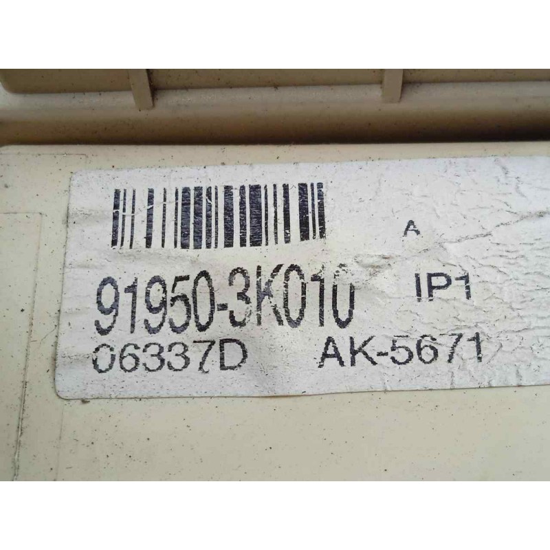 Recambio de caja reles / fusibles para hyundai sonata (nf) 2.0 crdi cat referencia OEM IAM 919503K010  