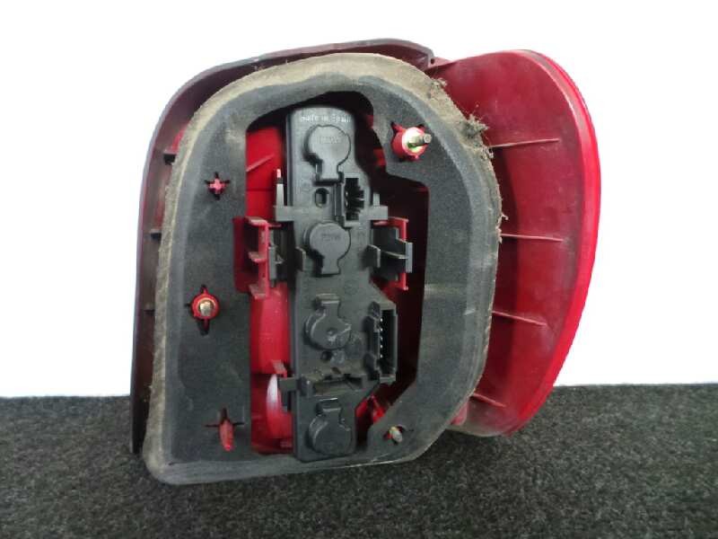 Recambio de piloto trasero izquierdo para volkswagen polo berlina (6n2) 1.4 tdi referencia OEM IAM  00-02 