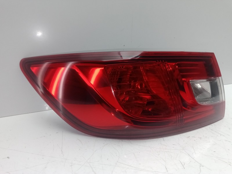 Recambio de piloto trasero izquierdo para renault clio iv 1.2 16v referencia OEM IAM 265553021R CON PORTALAMPARAS 