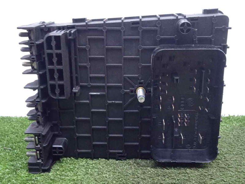 Recambio de caja reles / fusibles para volkswagen passat berlina (3c2) 2.0 tdi referencia OEM IAM 3C0937125-63592777-28505945  