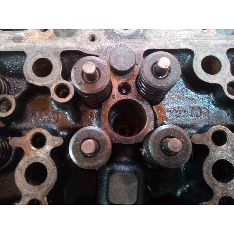 Recambio de culata para volvo fl xxx referencia OEM IAM 04905518-HGL1  