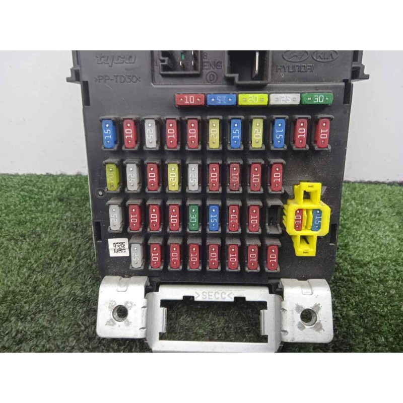 Recambio de caja reles / fusibles para kia rio 1.4 cat referencia OEM IAM 919501G0100A-KG8221552  