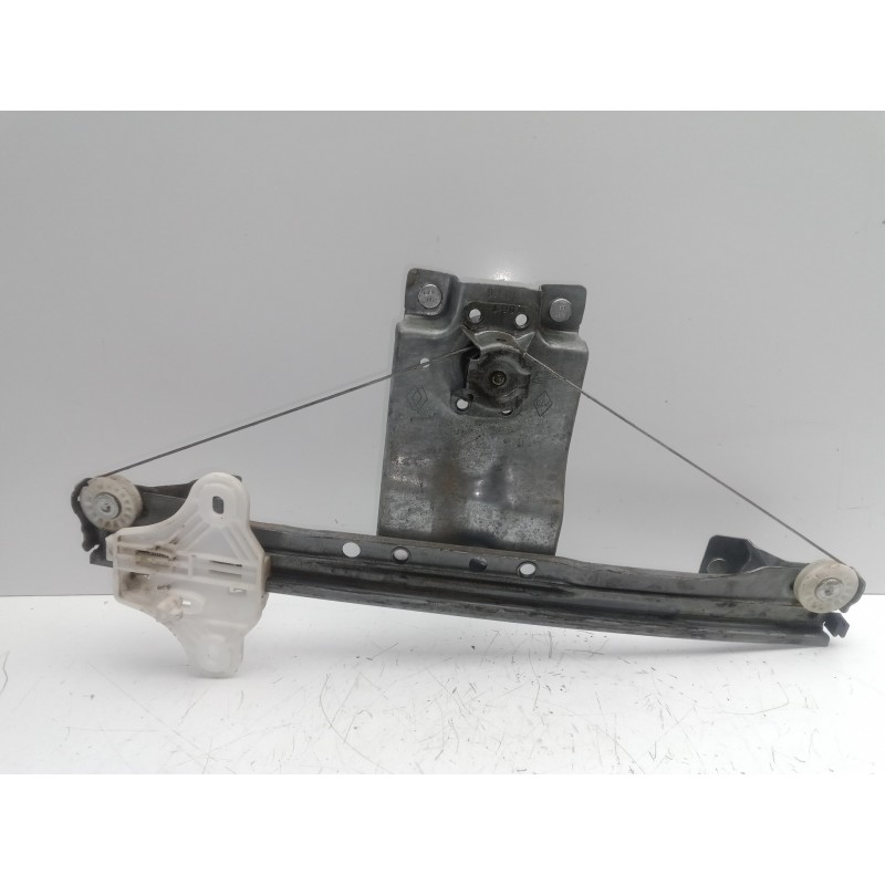 Recambio de elevalunas trasero izquierdo para renault clio iv 1.2 16v referencia OEM IAM 827013204R SIN.MOTOR 