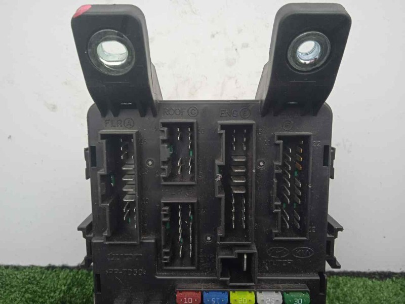 Recambio de caja reles / fusibles para kia rio 1.4 cat referencia OEM IAM 919501G0100A-KG8221552  