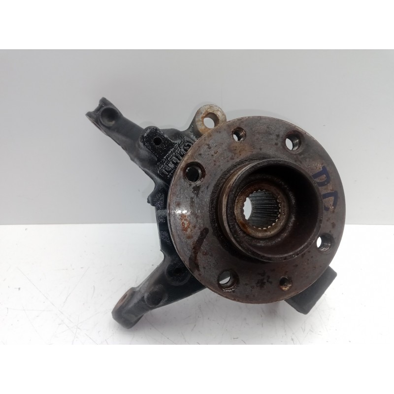 Recambio de mangueta delantera derecha para renault clio iv 1.2 16v referencia OEM IAM 758A  