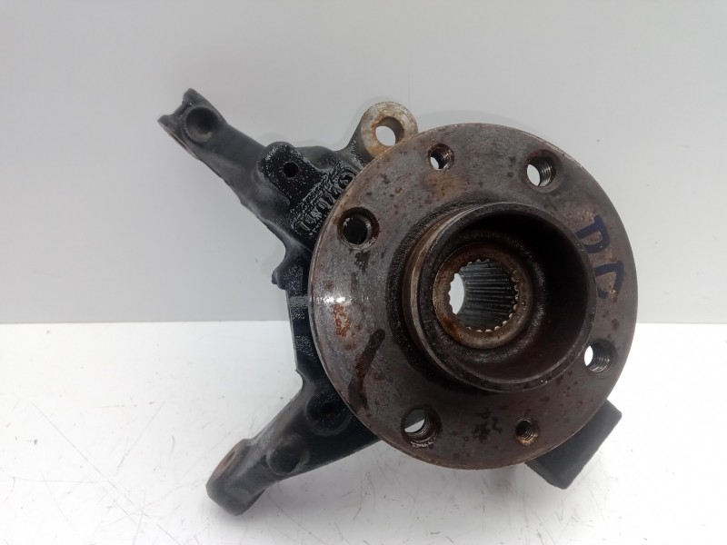 Recambio de mangueta delantera derecha para renault clio iv 1.2 16v referencia OEM IAM 758A  