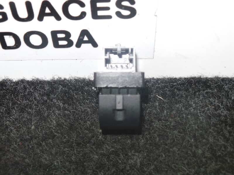 Recambio de mando elevalunas trasero izquierdo para audi a4 berlina (8e) 1.9 tdi referencia OEM IAM 8E0959855  