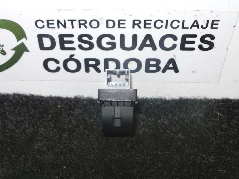 Recambio de mando elevalunas trasero derecho para audi a4 berlina (8e) 1.9 tdi referencia OEM IAM 8E0959855  