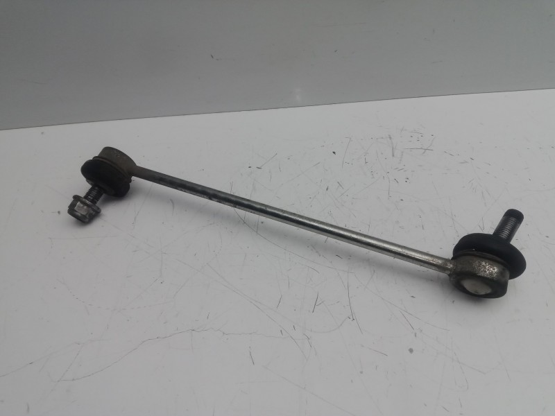 Recambio de bieleta estabilizadora delantera izquierda para renault clio iv 1.2 16v referencia OEM IAM 551107916R  