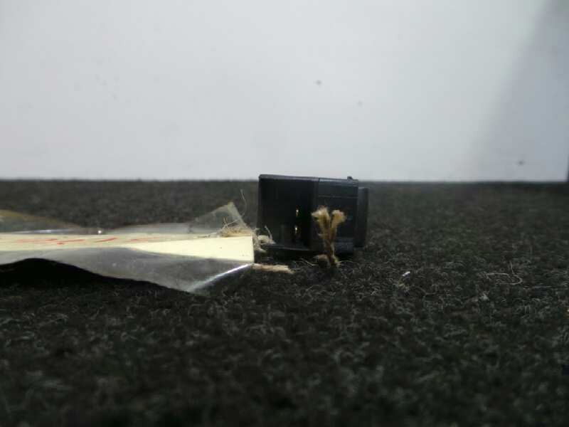 Recambio de mando elevalunas delantero derecho para volkswagen passat berlina (3b3) 1.6 referencia OEM IAM   4 PINES