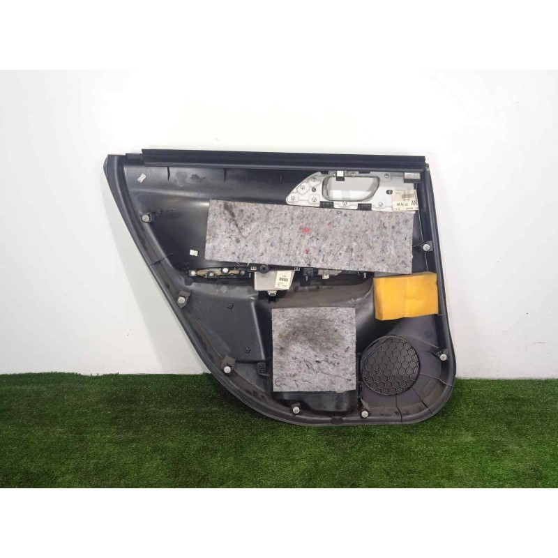 Recambio de guarnecido puerta trasera derecha para subaru impreza g12 2.0 cat referencia OEM IAM   