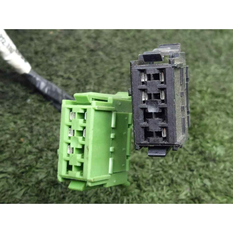 Recambio de mando elevalunas delantero izquierdo para ford sierra berlina 2.0 cat referencia OEM IAM  BOTONERA DOBLE 