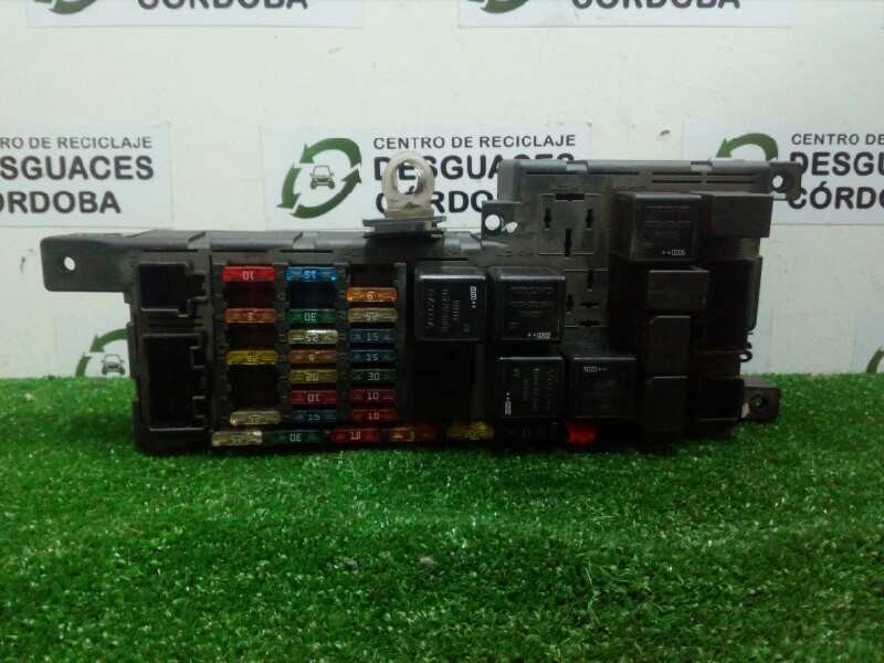 Recambio de caja reles / fusibles para volvo s60 berlina 2.4 diesel referencia OEM IAM 8637841-518717004  