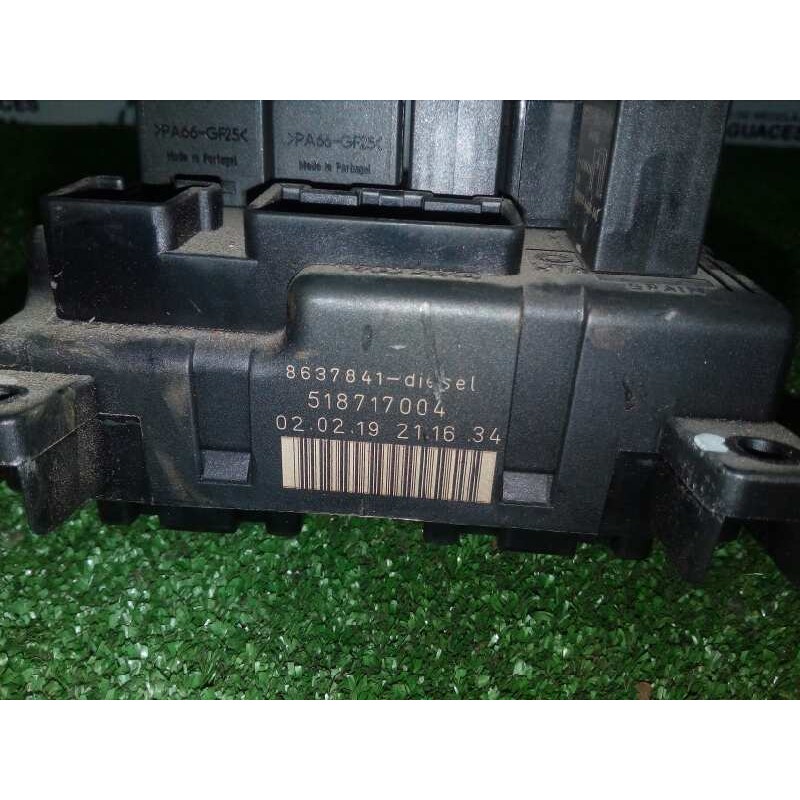 Recambio de caja reles / fusibles para volvo s60 berlina 2.4 diesel referencia OEM IAM 8637841-518717004  